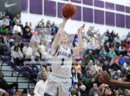 Thumbnail 3 in Hilliard Bradley vs. Africentric Early College photogallery.