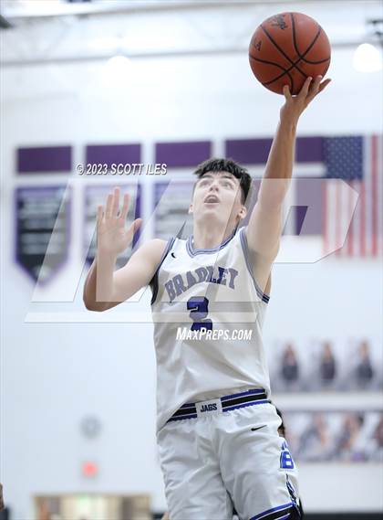 Thumbnail 3 in Hilliard Bradley vs. Africentric Early College photogallery.