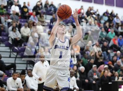 Thumbnail 2 in Hilliard Bradley vs. Africentric Early College photogallery.
