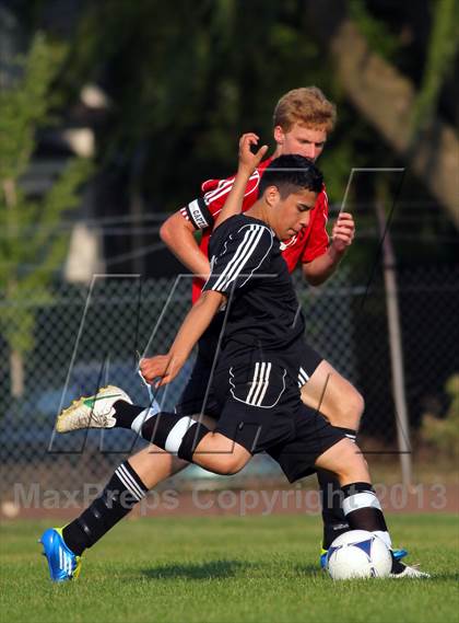 Thumbnail 1 in Fennville vs Hudsonville HomeSchoolers photogallery.