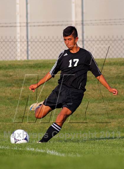Thumbnail 1 in Fennville vs Hudsonville HomeSchoolers photogallery.