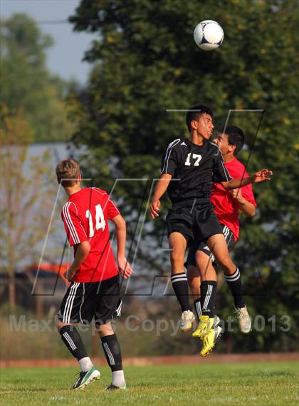 Thumbnail 2 in Fennville vs Hudsonville HomeSchoolers photogallery.
