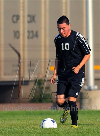Thumbnail 1 in Fennville vs Hudsonville HomeSchoolers photogallery.