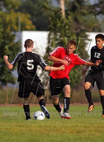 Thumbnail 3 in Fennville vs Hudsonville HomeSchoolers photogallery.