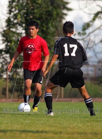 Thumbnail 1 in Fennville vs Hudsonville HomeSchoolers photogallery.