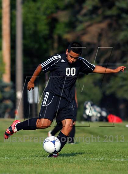 Thumbnail 1 in Fennville vs Hudsonville HomeSchoolers photogallery.
