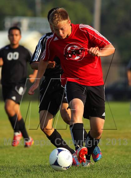 Thumbnail 2 in Fennville vs Hudsonville HomeSchoolers photogallery.