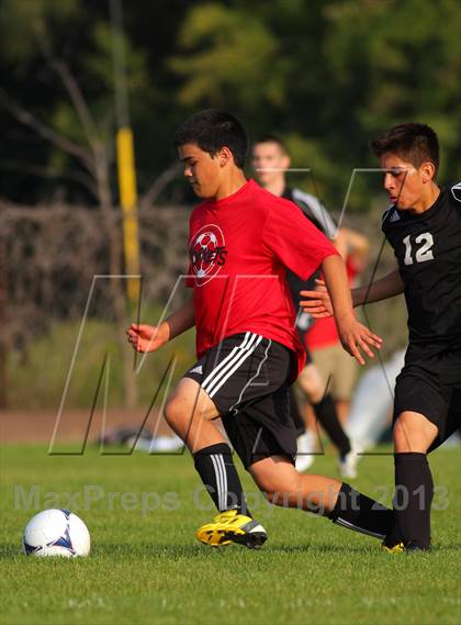 Thumbnail 3 in Fennville vs Hudsonville HomeSchoolers photogallery.