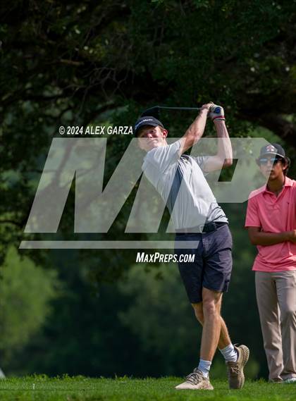 Thumbnail 2 in UIL 1A Boys Golf Finals photogallery.