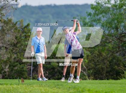 Thumbnail 3 in UIL 1A Boys Golf Finals photogallery.