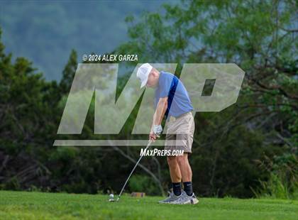 Thumbnail 3 in UIL 1A Boys Golf Finals photogallery.