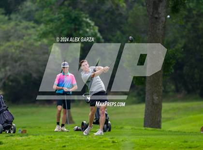 Thumbnail 3 in UIL 1A Boys Golf Finals photogallery.