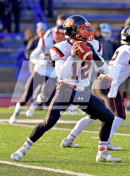 Thumbnail 1 in Darien vs. Ridgefield (CIAC Class LL Final) photogallery.