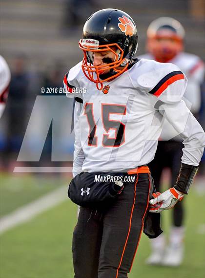 Thumbnail 1 in Darien vs. Ridgefield (CIAC Class LL Final) photogallery.