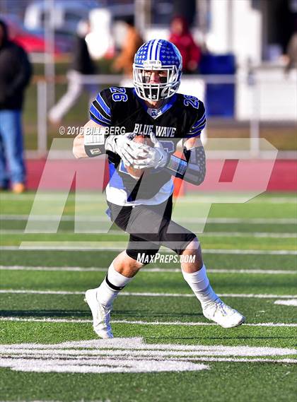 Thumbnail 2 in Darien vs. Ridgefield (CIAC Class LL Final) photogallery.