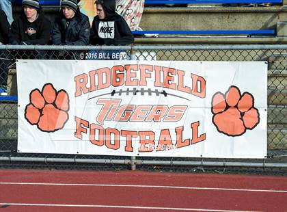 Thumbnail 2 in Darien vs. Ridgefield (CIAC Class LL Final) photogallery.
