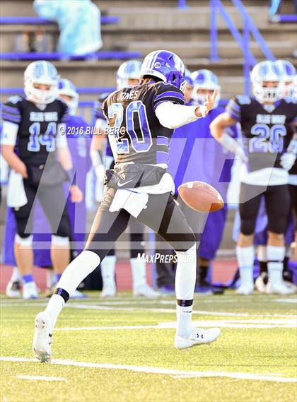 Thumbnail 1 in Darien vs. Ridgefield (CIAC Class LL Final) photogallery.