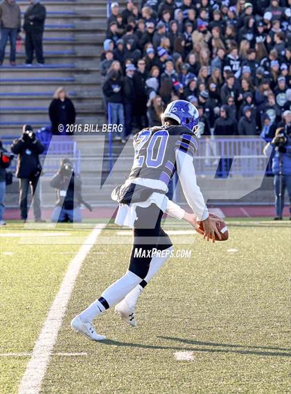 Thumbnail 2 in Darien vs. Ridgefield (CIAC Class LL Final) photogallery.