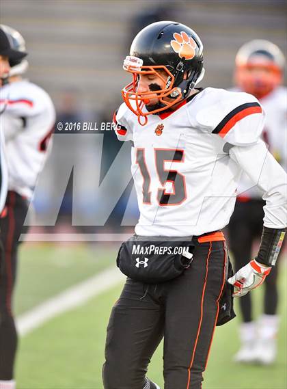 Thumbnail 2 in Darien vs. Ridgefield (CIAC Class LL Final) photogallery.