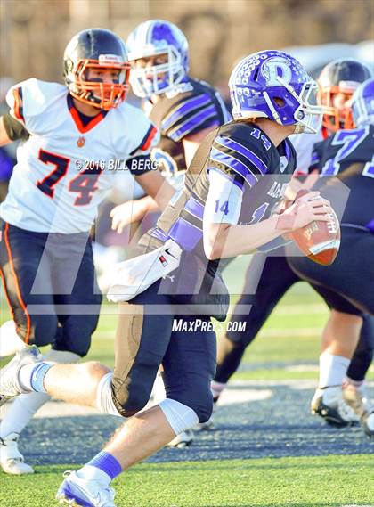 Thumbnail 3 in Darien vs. Ridgefield (CIAC Class LL Final) photogallery.