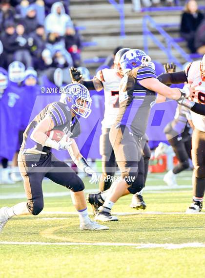 Thumbnail 3 in Darien vs. Ridgefield (CIAC Class LL Final) photogallery.