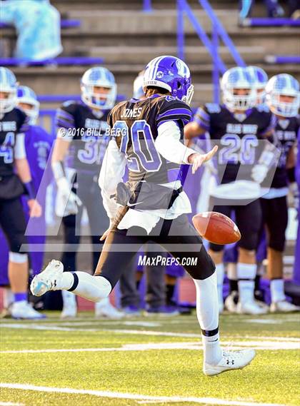 Thumbnail 2 in Darien vs. Ridgefield (CIAC Class LL Final) photogallery.