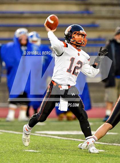 Thumbnail 2 in Darien vs. Ridgefield (CIAC Class LL Final) photogallery.