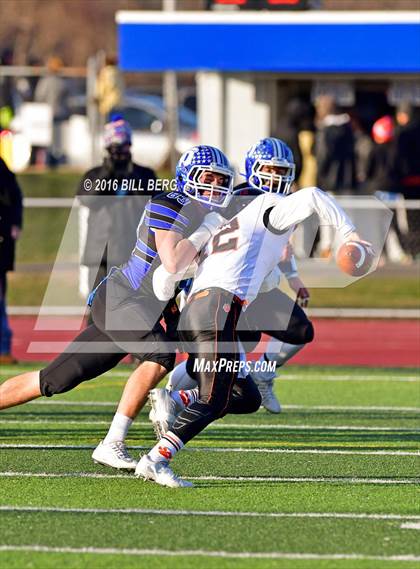 Thumbnail 3 in Darien vs. Ridgefield (CIAC Class LL Final) photogallery.