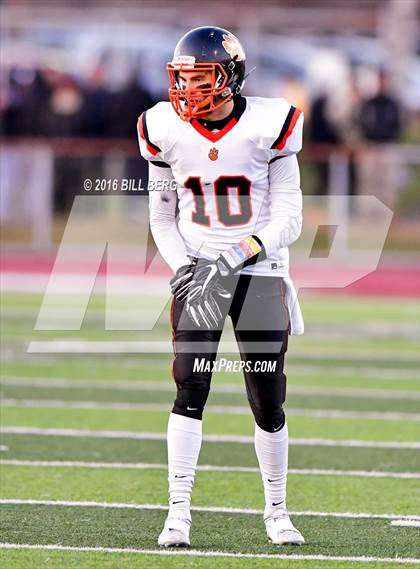 Thumbnail 3 in Darien vs. Ridgefield (CIAC Class LL Final) photogallery.