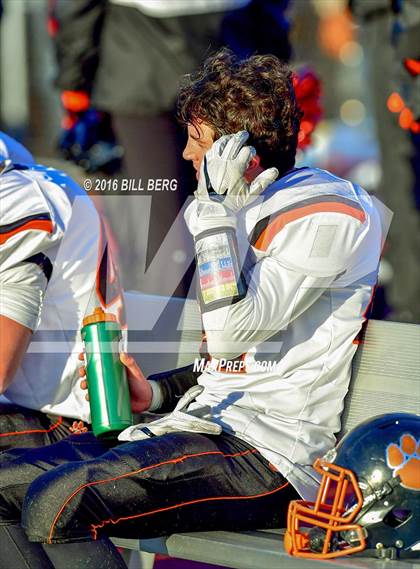 Thumbnail 1 in Darien vs. Ridgefield (CIAC Class LL Final) photogallery.