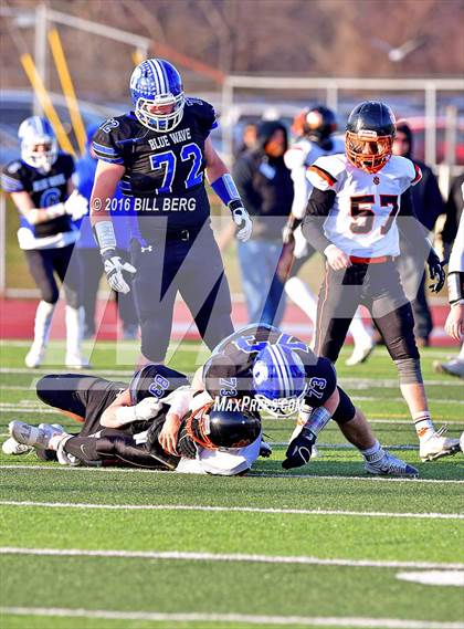 Thumbnail 1 in Darien vs. Ridgefield (CIAC Class LL Final) photogallery.
