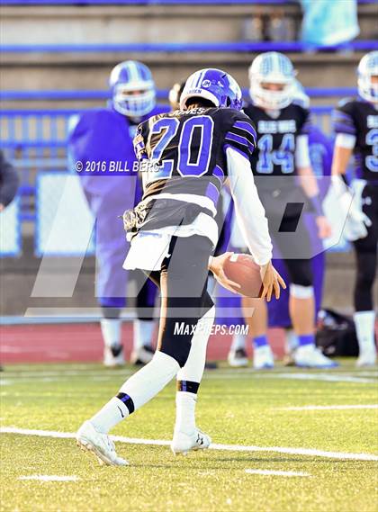 Thumbnail 3 in Darien vs. Ridgefield (CIAC Class LL Final) photogallery.