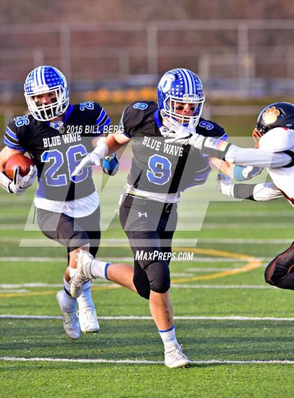 Thumbnail 1 in Darien vs. Ridgefield (CIAC Class LL Final) photogallery.