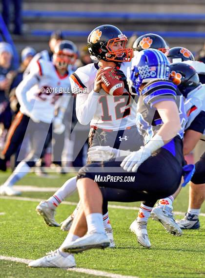 Thumbnail 3 in Darien vs. Ridgefield (CIAC Class LL Final) photogallery.