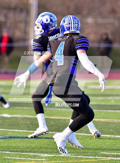 Thumbnail 1 in Darien vs. Ridgefield (CIAC Class LL Final) photogallery.