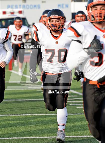 Thumbnail 2 in Darien vs. Ridgefield (CIAC Class LL Final) photogallery.