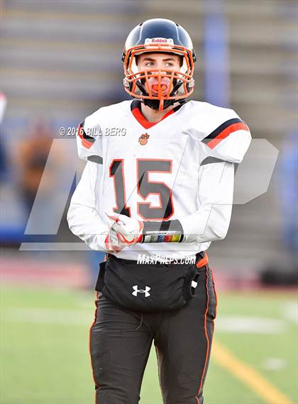 Thumbnail 3 in Darien vs. Ridgefield (CIAC Class LL Final) photogallery.