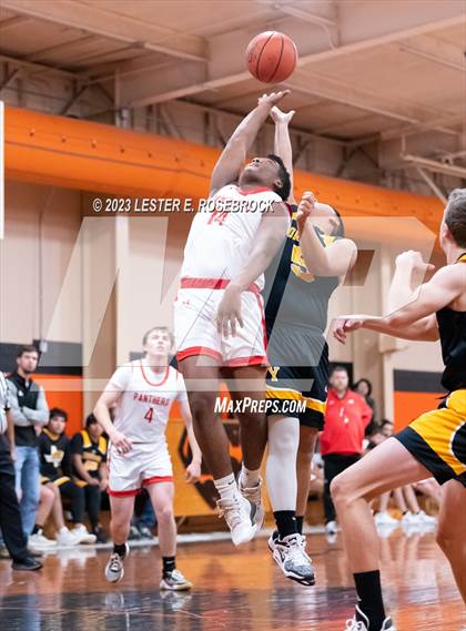 Thumbnail 2 in Burton vs. Yorktown (Schulenburg Shorthorn Tournament) photogallery.