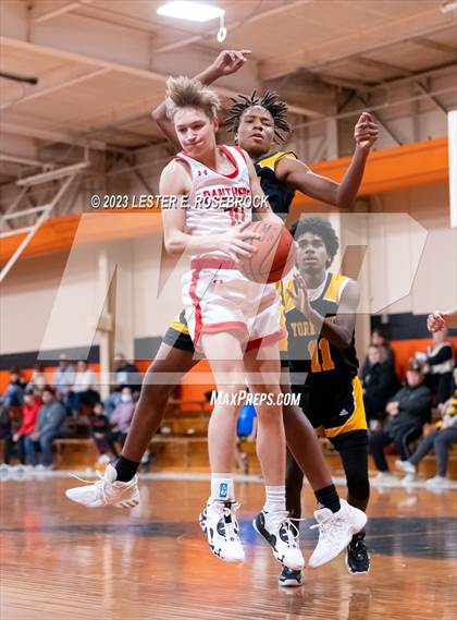 Thumbnail 2 in Burton vs. Yorktown (Schulenburg Shorthorn Tournament) photogallery.