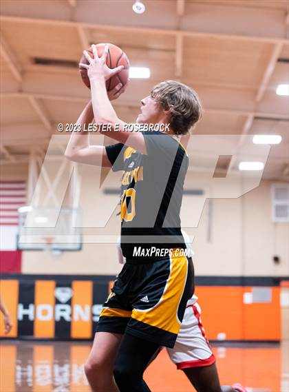 Thumbnail 2 in Burton vs. Yorktown (Schulenburg Shorthorn Tournament) photogallery.