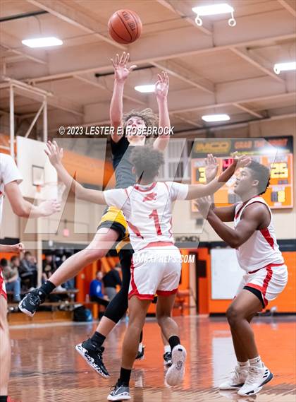 Thumbnail 3 in Burton vs. Yorktown (Schulenburg Shorthorn Tournament) photogallery.