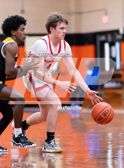 Thumbnail 3 in Burton vs. Yorktown (Schulenburg Shorthorn Tournament) photogallery.