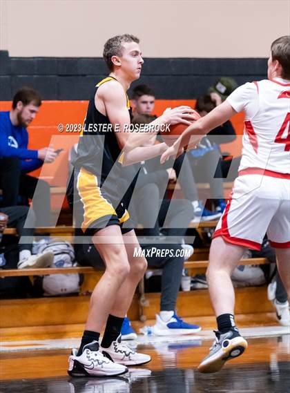 Thumbnail 2 in Burton vs. Yorktown (Schulenburg Shorthorn Tournament) photogallery.