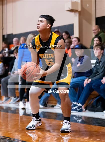 Thumbnail 1 in Burton vs. Yorktown (Schulenburg Shorthorn Tournament) photogallery.