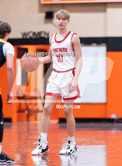 Thumbnail 2 in Burton vs. Yorktown (Schulenburg Shorthorn Tournament) photogallery.