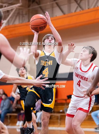 Thumbnail 1 in Burton vs. Yorktown (Schulenburg Shorthorn Tournament) photogallery.