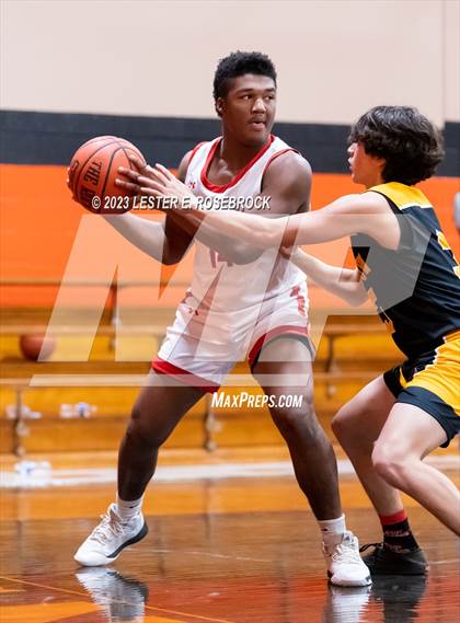 Thumbnail 3 in Burton vs. Yorktown (Schulenburg Shorthorn Tournament) photogallery.