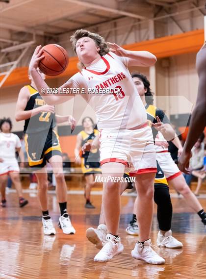 Thumbnail 1 in Burton vs. Yorktown (Schulenburg Shorthorn Tournament) photogallery.