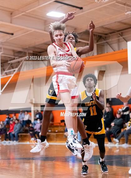 Thumbnail 1 in Burton vs. Yorktown (Schulenburg Shorthorn Tournament) photogallery.