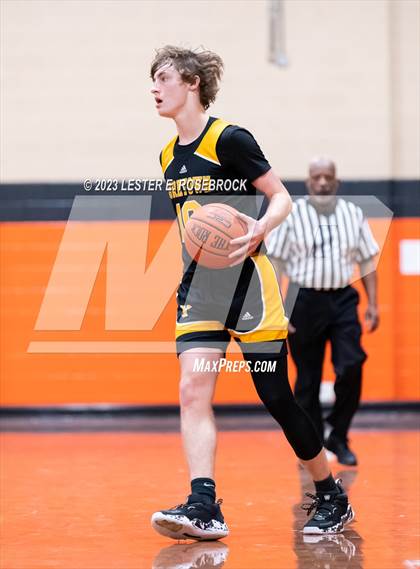 Thumbnail 3 in Burton vs. Yorktown (Schulenburg Shorthorn Tournament) photogallery.